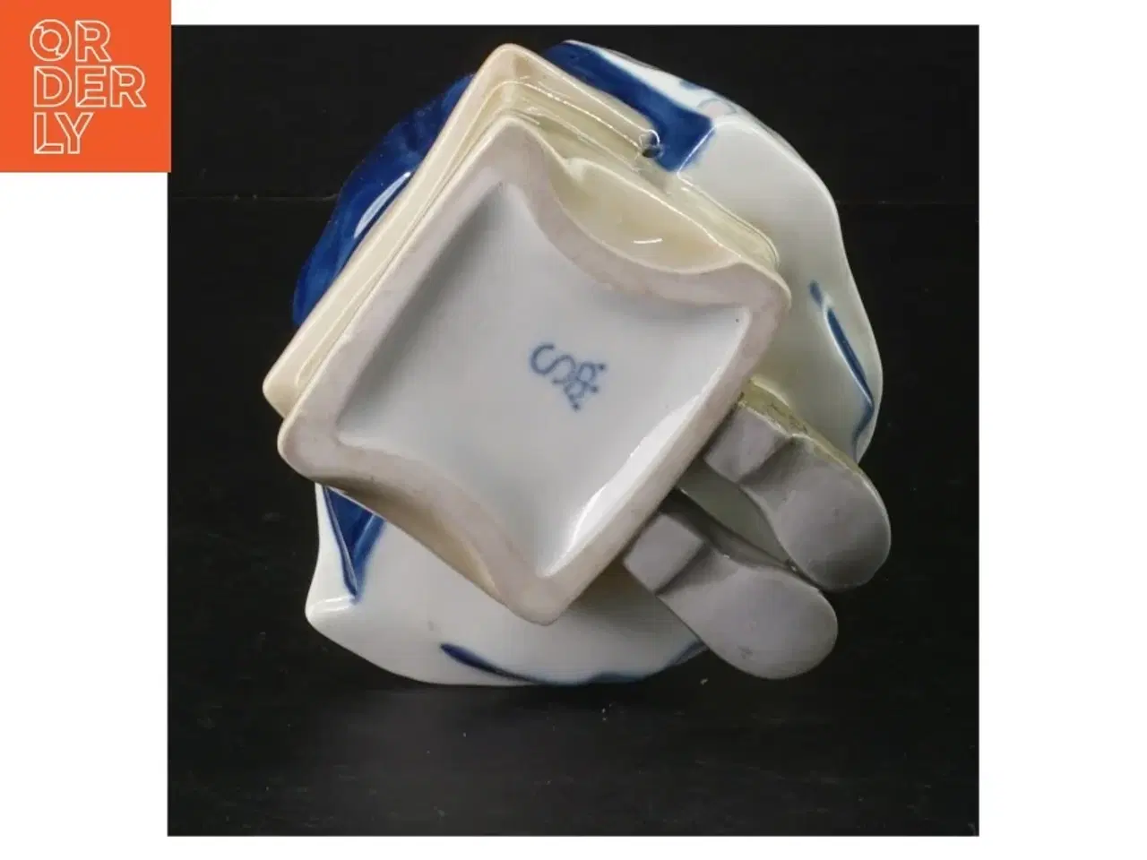 Billede 3 - Porcelænsfigur af pige (str. 21 cm)