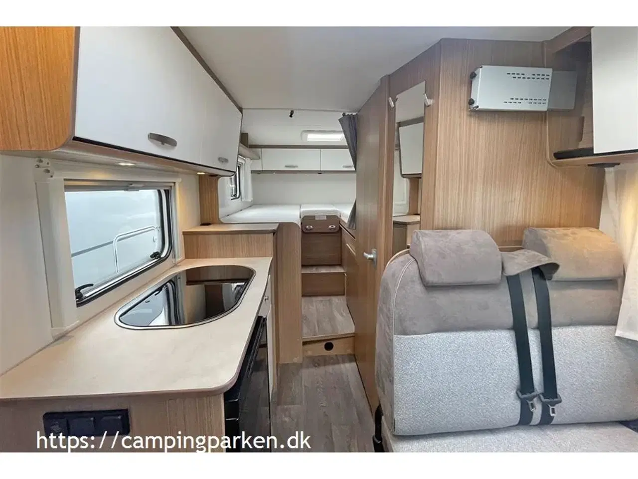 Billede 5 - 2022 - Carado V337 Edition 15   Kompakt autocamper med enkeltsenge, 140 hk og kun kørt 12.200 km