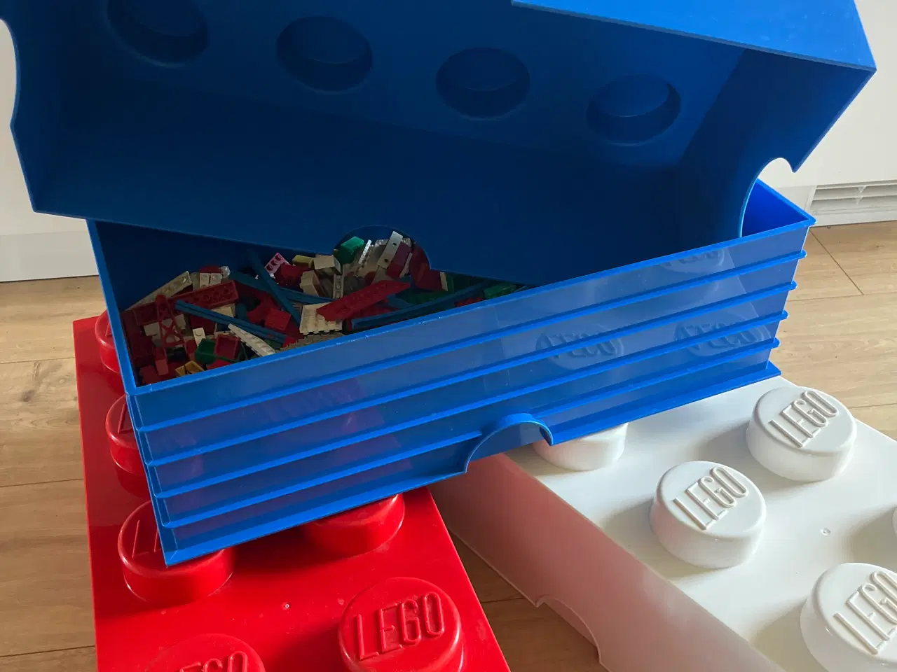 Billede 2 - Lego kasse 8 knopper -opbevaringskasse
