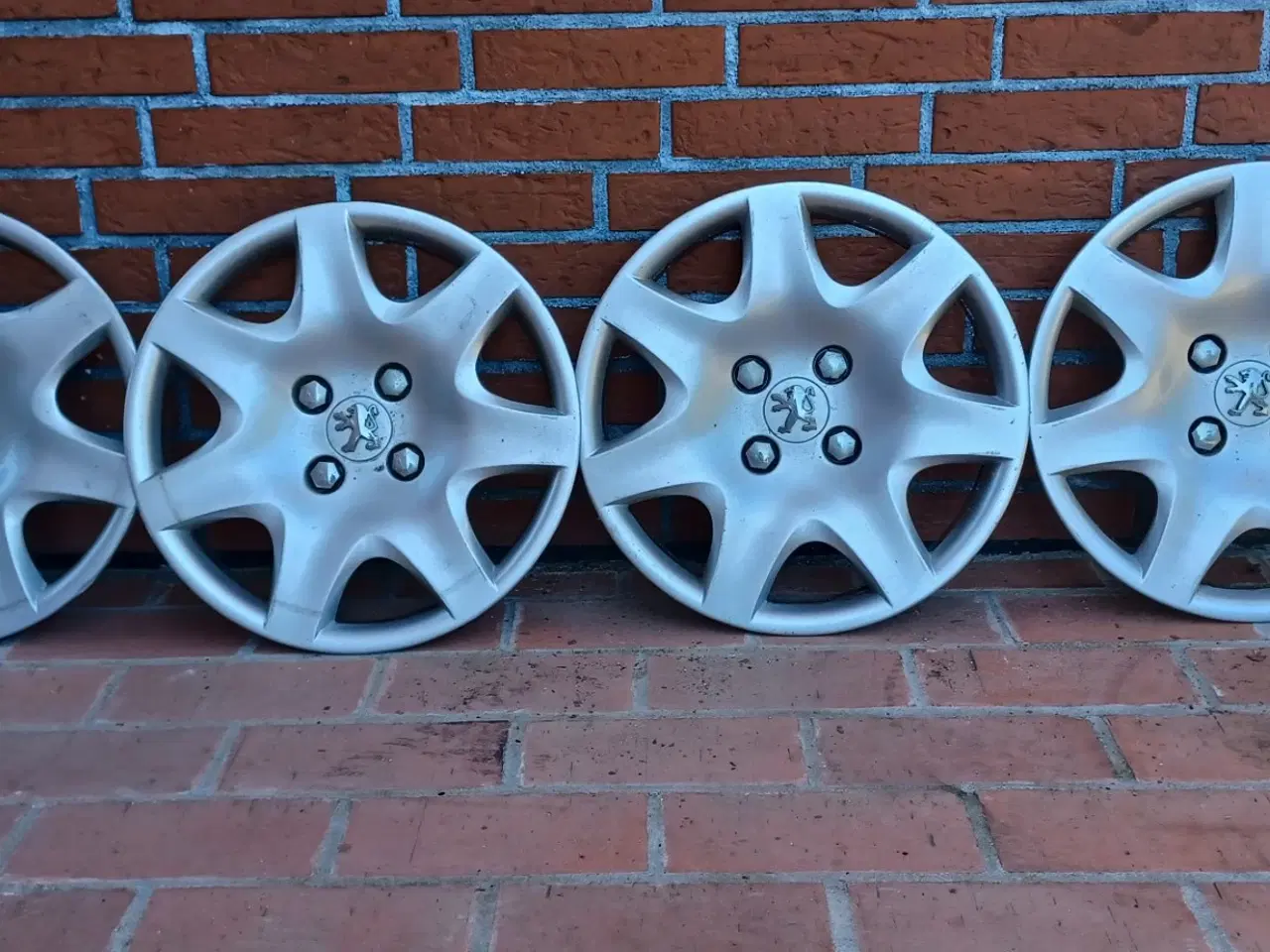 Billede 1 - Hjulkapsler, 15", Peugeot Logo.