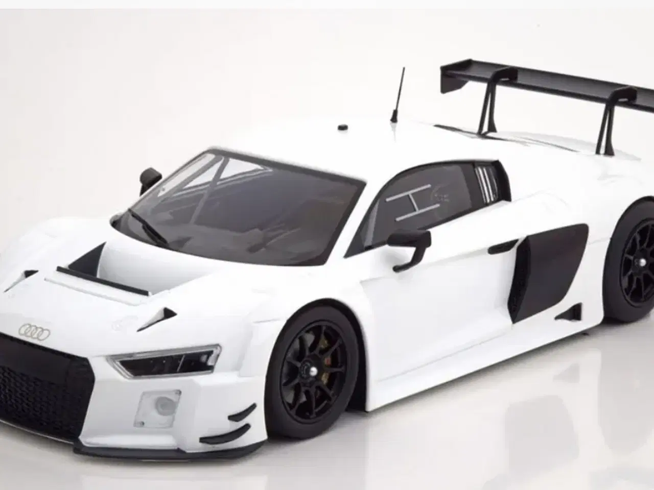 Billede 1 - 1:18 Audi R8 LMS Ultra Plain Body 2015