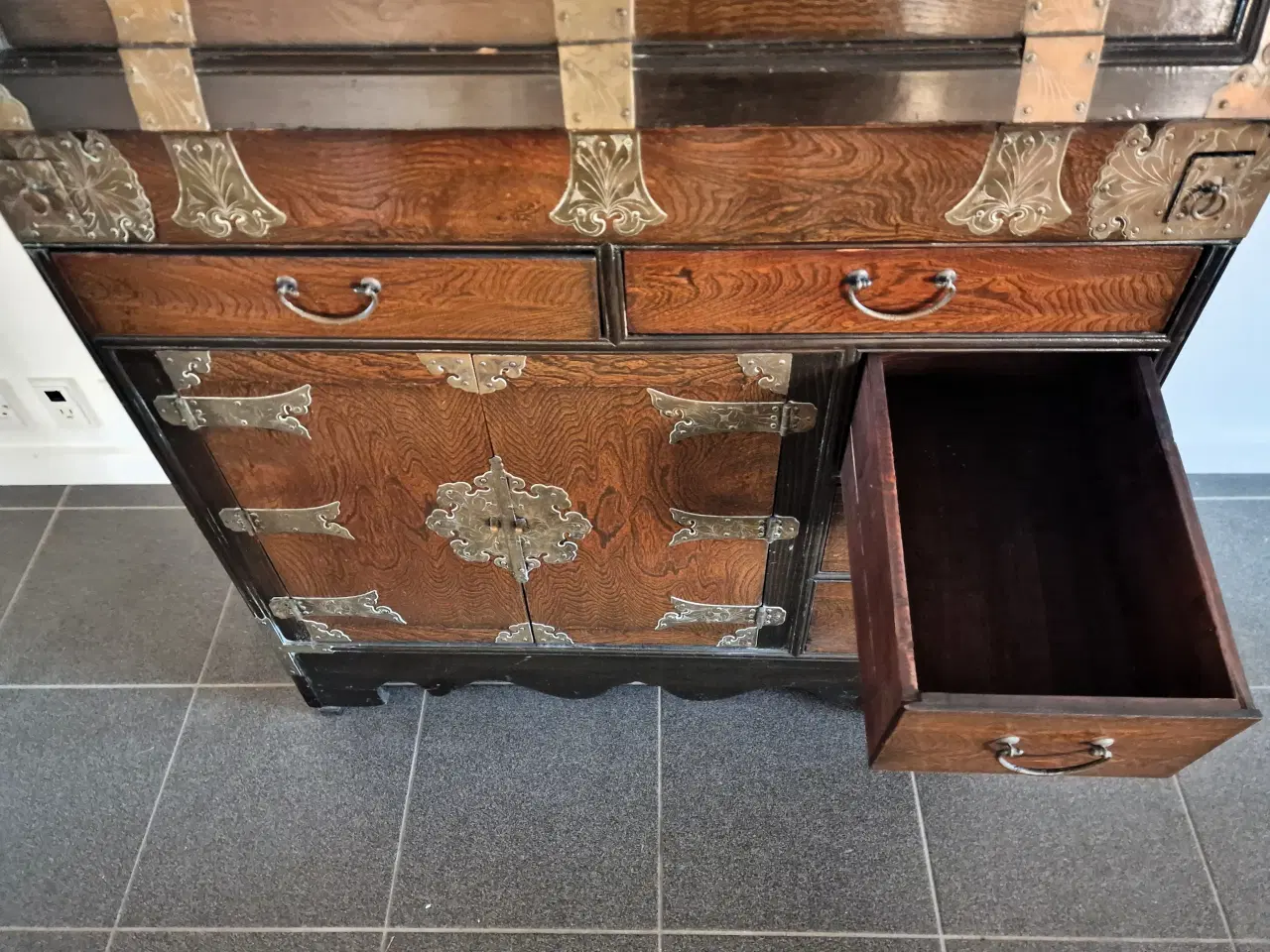 Billede 7 - Smukt Koreansk antik sekretær skrivebord.