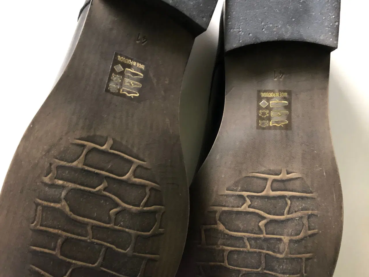 Billede 2 - Nye sorte snørre sko med glatte såler lædersåler