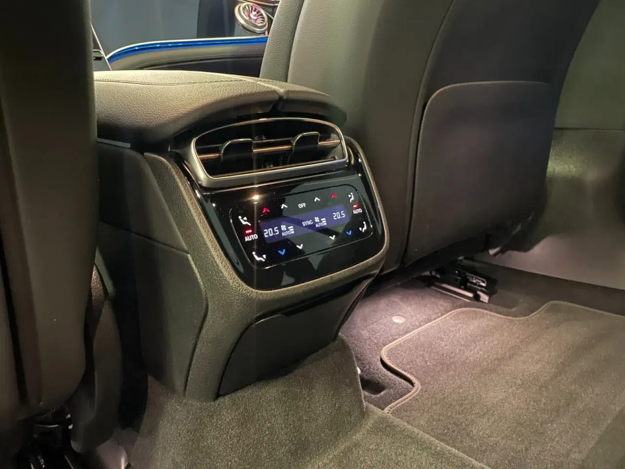 Billede 11 - Mercedes EQE350+  Electric Art