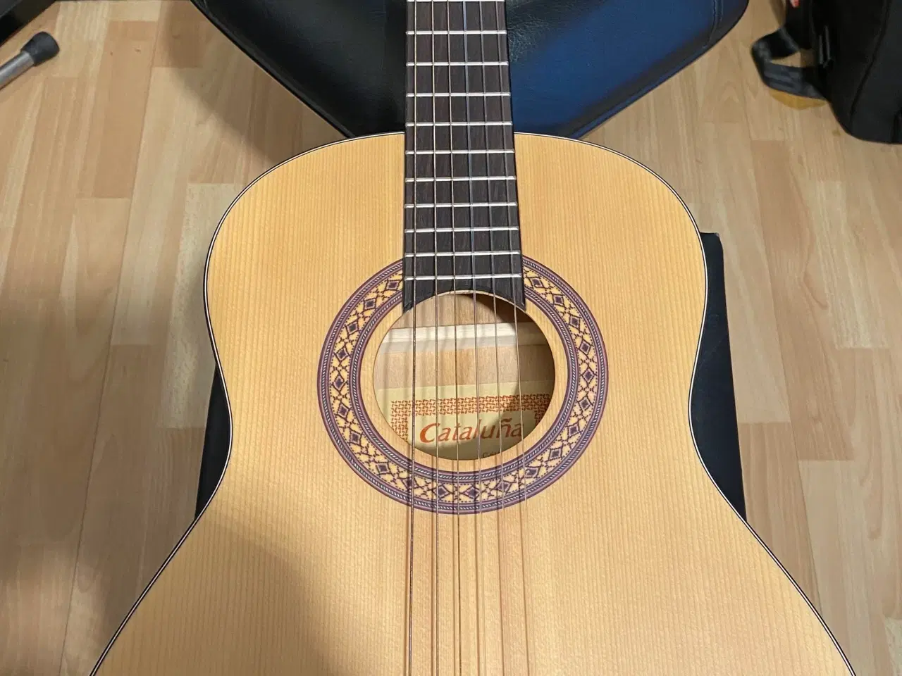 Billede 6 - 🎸Cataluña 3/4 Klassisk Guitar – Som Ny