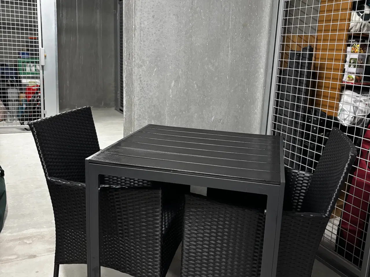 Billede 2 - Havebord og stole 