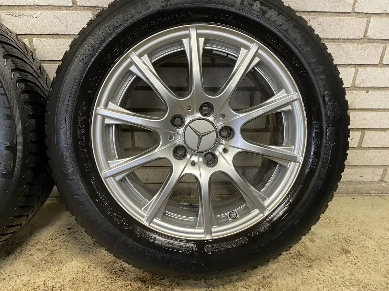 Billede 5 - 16 Mercedes C klasse 205/60/16 Ref.285 vinter