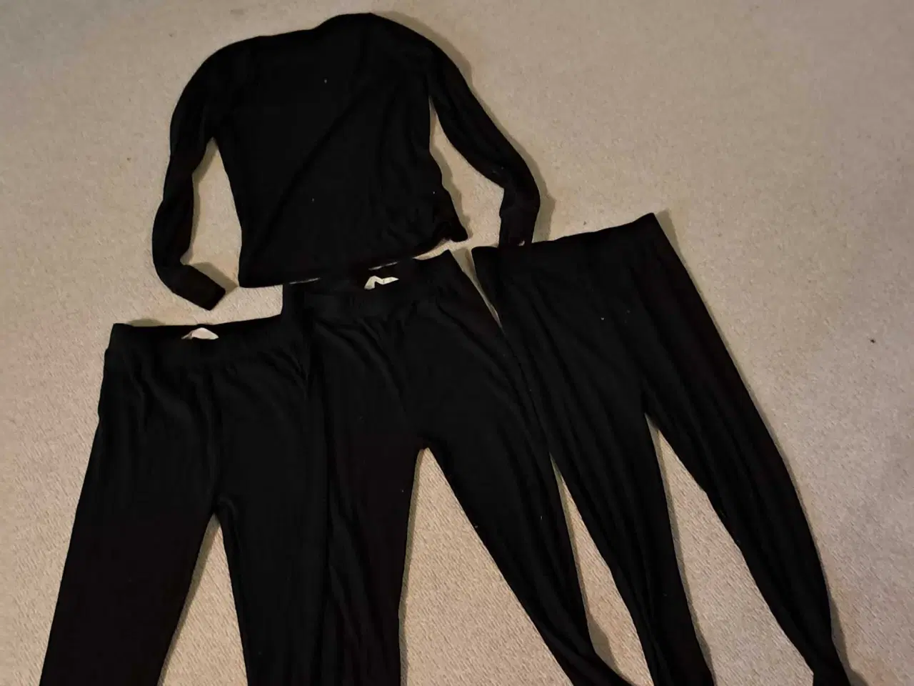 Billede 1 - Termoundertøj 6-8 år 