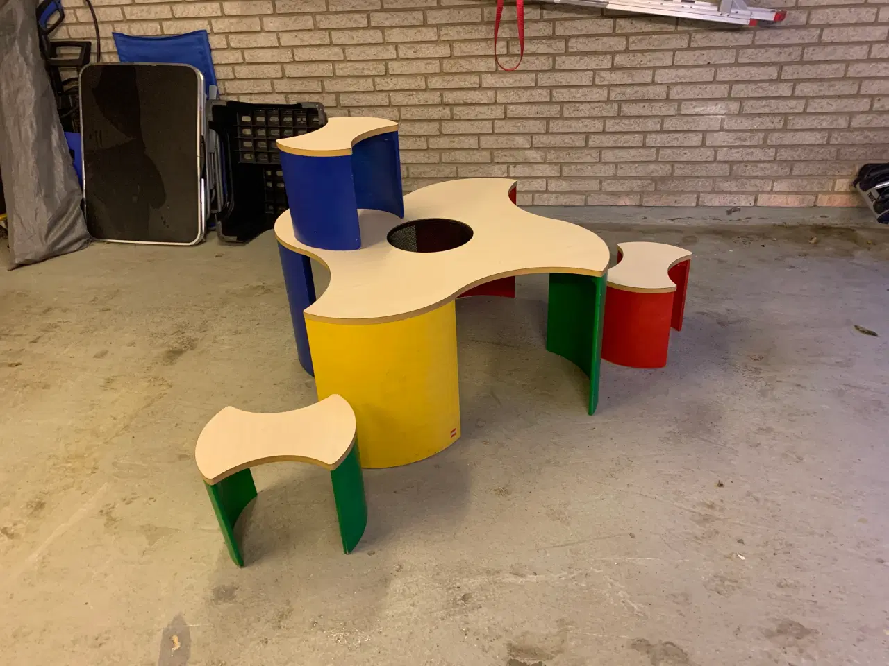 Billede 2 - Lego bord med stole