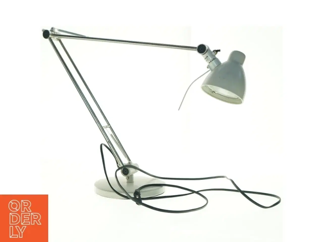 Billede 1 - Skrivebordslampe med justerbar arm fra IKEA (str. Fod ø 18 cm udstrakt lampe, 99 cm skærm 10 x 10 cm)