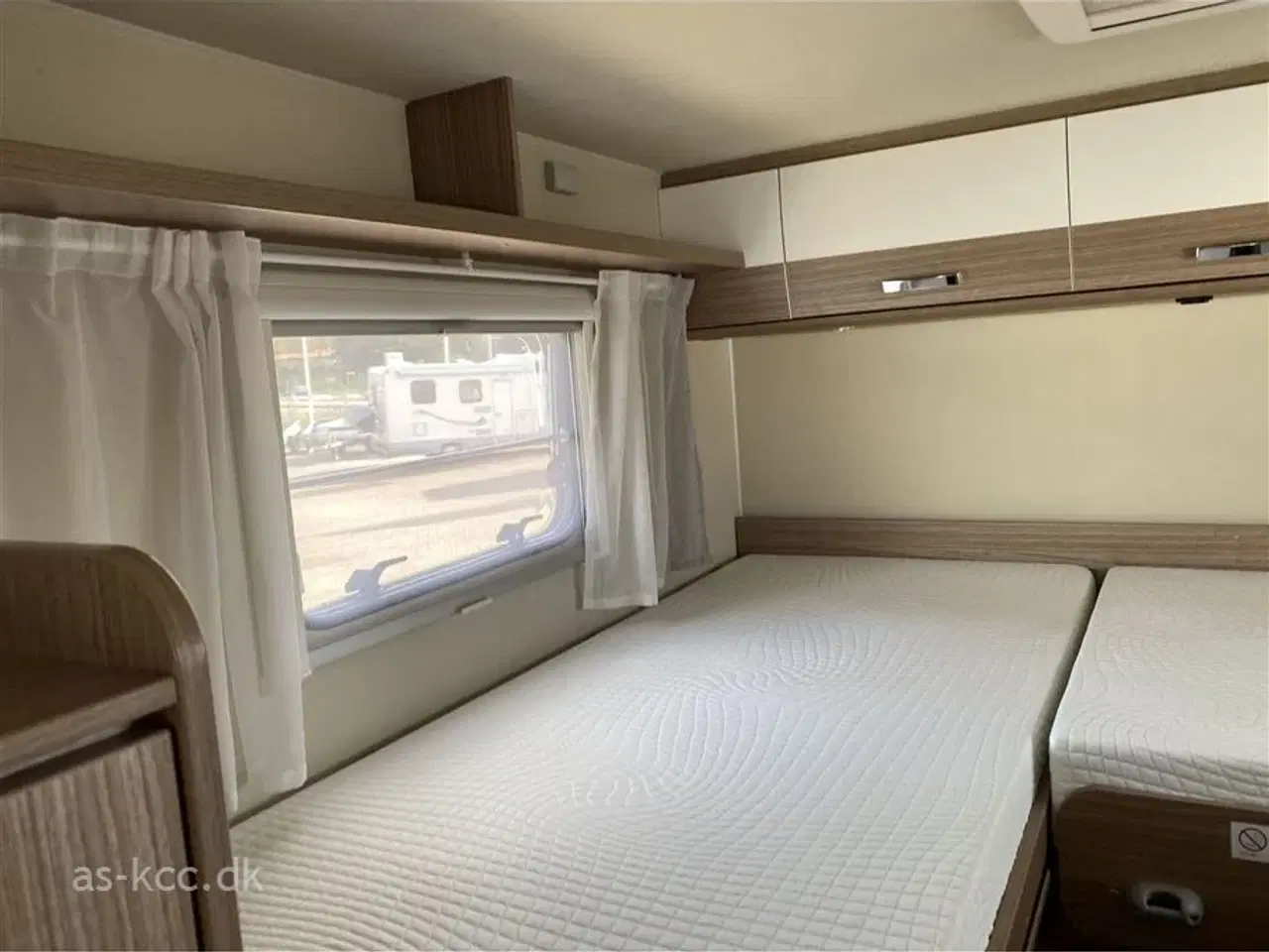 Billede 19 - 2018 - Carado T 337   Carrado T 337 autocamper med to enkelt senge og automatgear 21.0000 KM.
