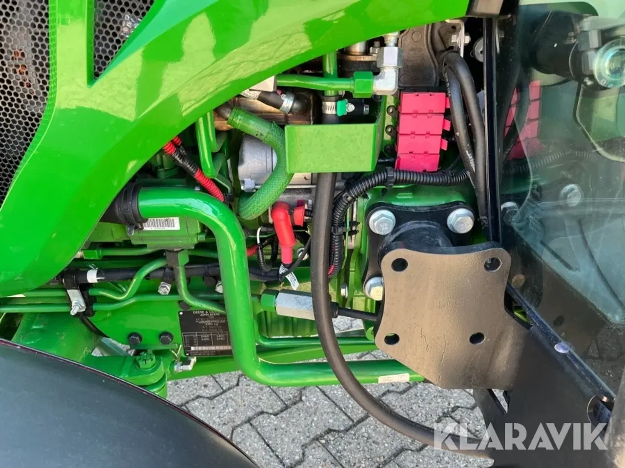 Billede 11 - Traktor John Deere 3046R kost/Dozerblad/spreder/kasse/bagkasse