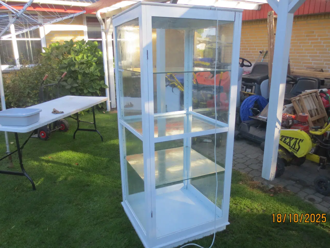 Billede 2 - 1 stk Glas montre med 3 hylder