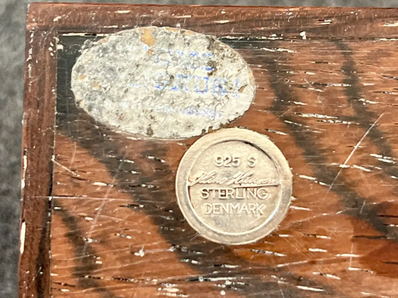 Billede 5 - Tændstik boks i moseeg med indlagt sterling sølv