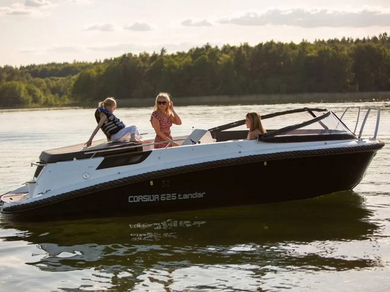 Billede 1 - Corsiva 625 Tender m/ 40HK Yamaha/Udstyr - DEMO båd