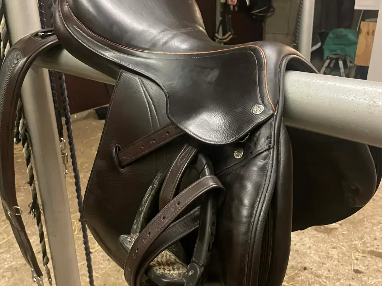 Billede 1 - Spring sadel Equipe Linea Expression