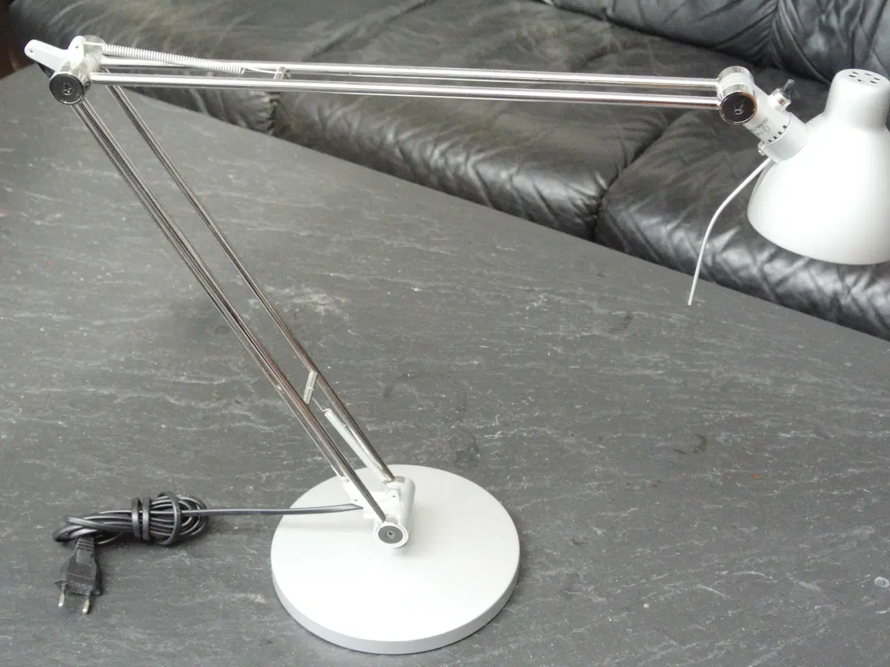 Billede 1 - Bordlampe i metal