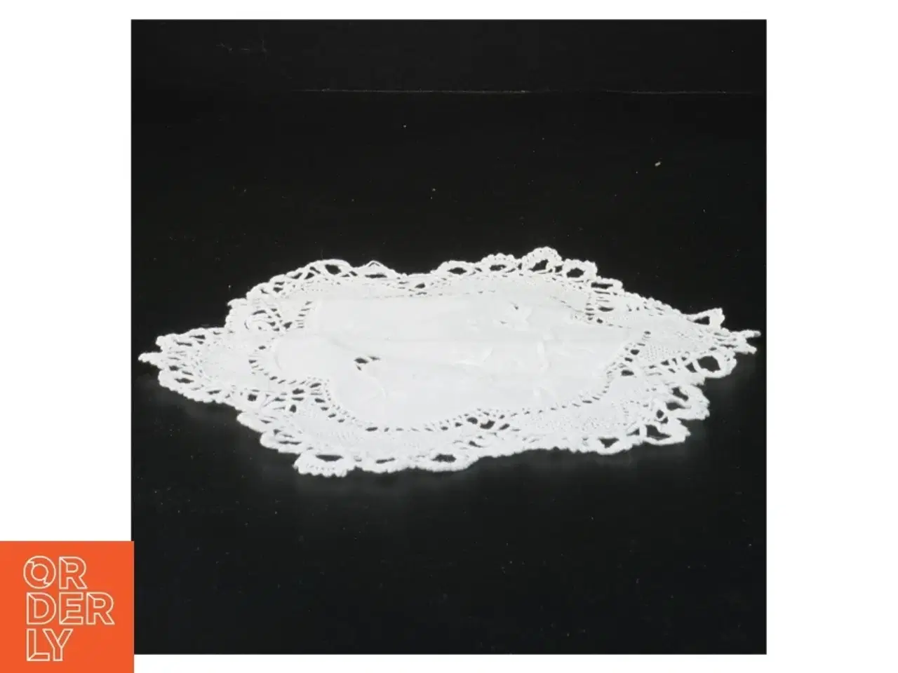 Billede 1 - Antik hæklet doily (str. Ø 19 cm)