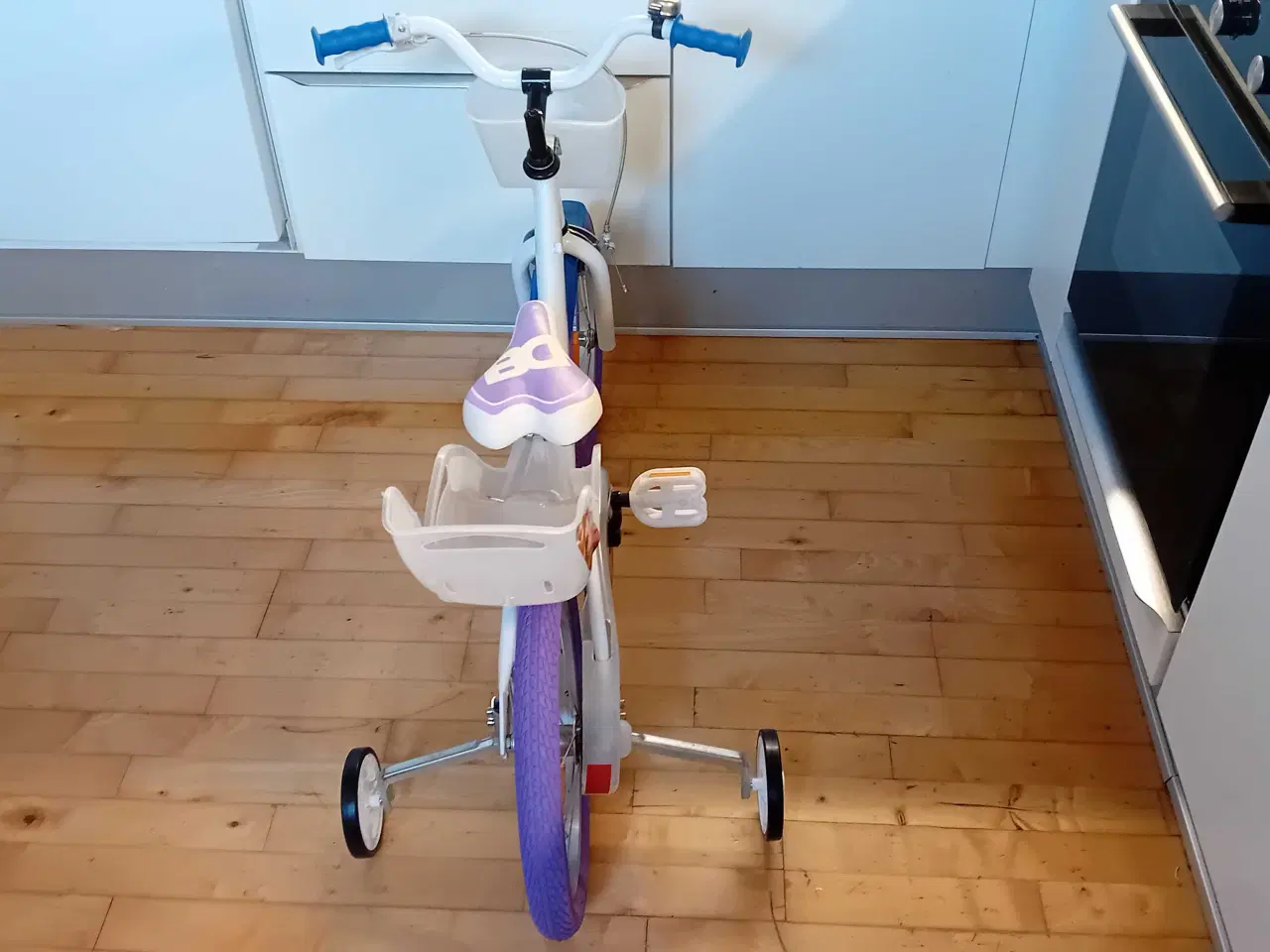 Billede 4 - Pigecykel til salg.