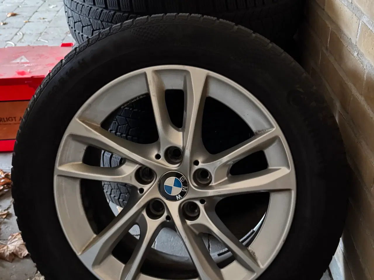 Billede 1 - Ny pris! BMW alufælge med vinterdæk