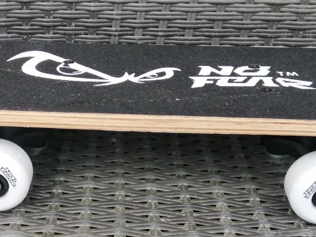 Billede 3 - NO FEAR BØRNE SKATEBOARD, 13X43 CM, I FIN STAND