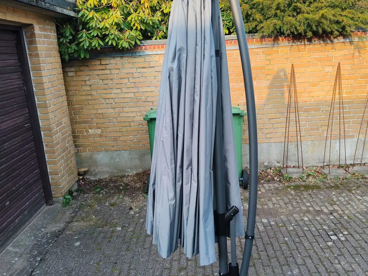 Billede 3 - Hængeparasol i lysgrå