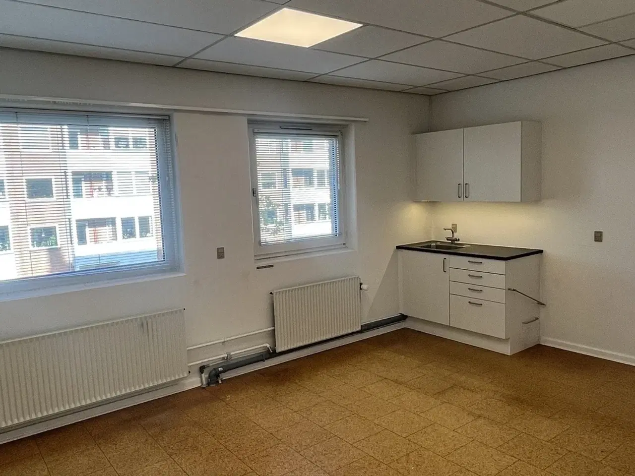 Billede 8 - Lys kontor til leje på Åboulevarden 40, Østjylland.