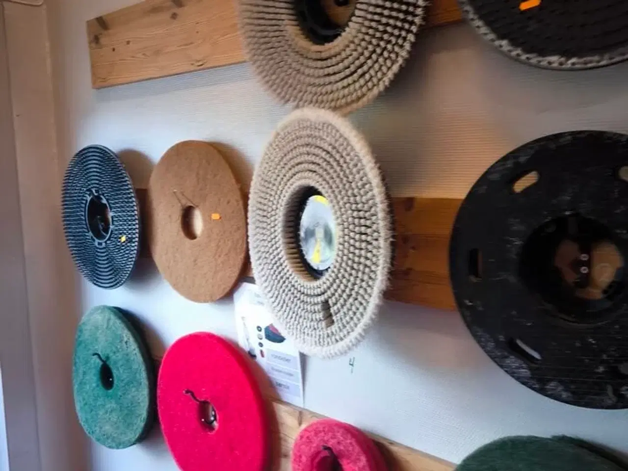 Billede 2 - Børster, puder m.v. til gulvvasker