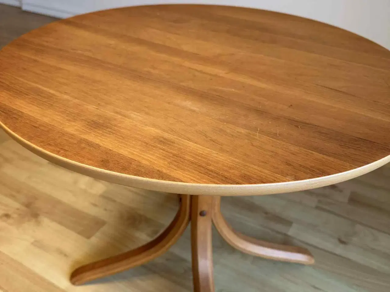 Billede 3 - Lavt bord sælges