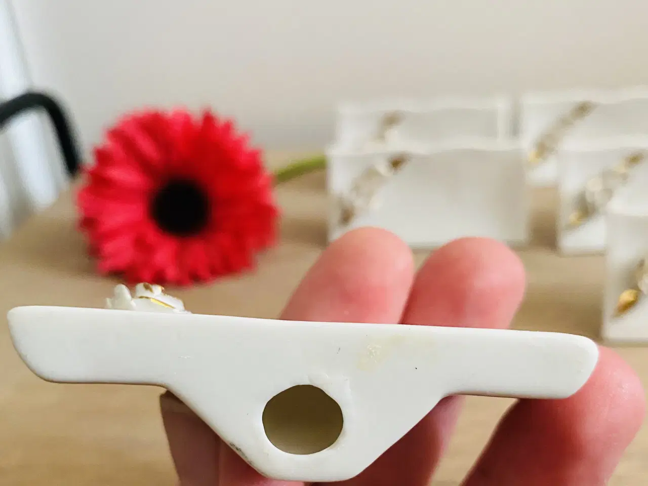 Billede 6 - 6 stks yndige vintage navneskilte i porcelæn 