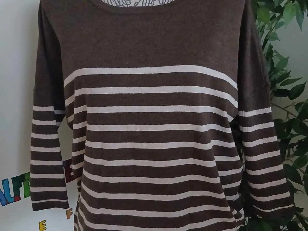 Billede 1 - Trøje. Saint Tropez. Medium/38