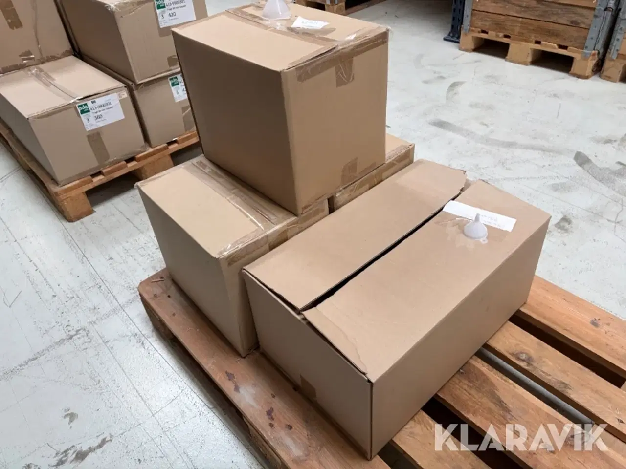 Billede 9 - Parti med plastik tragte Ø7.5 / Ø5 cm - 1452 styk