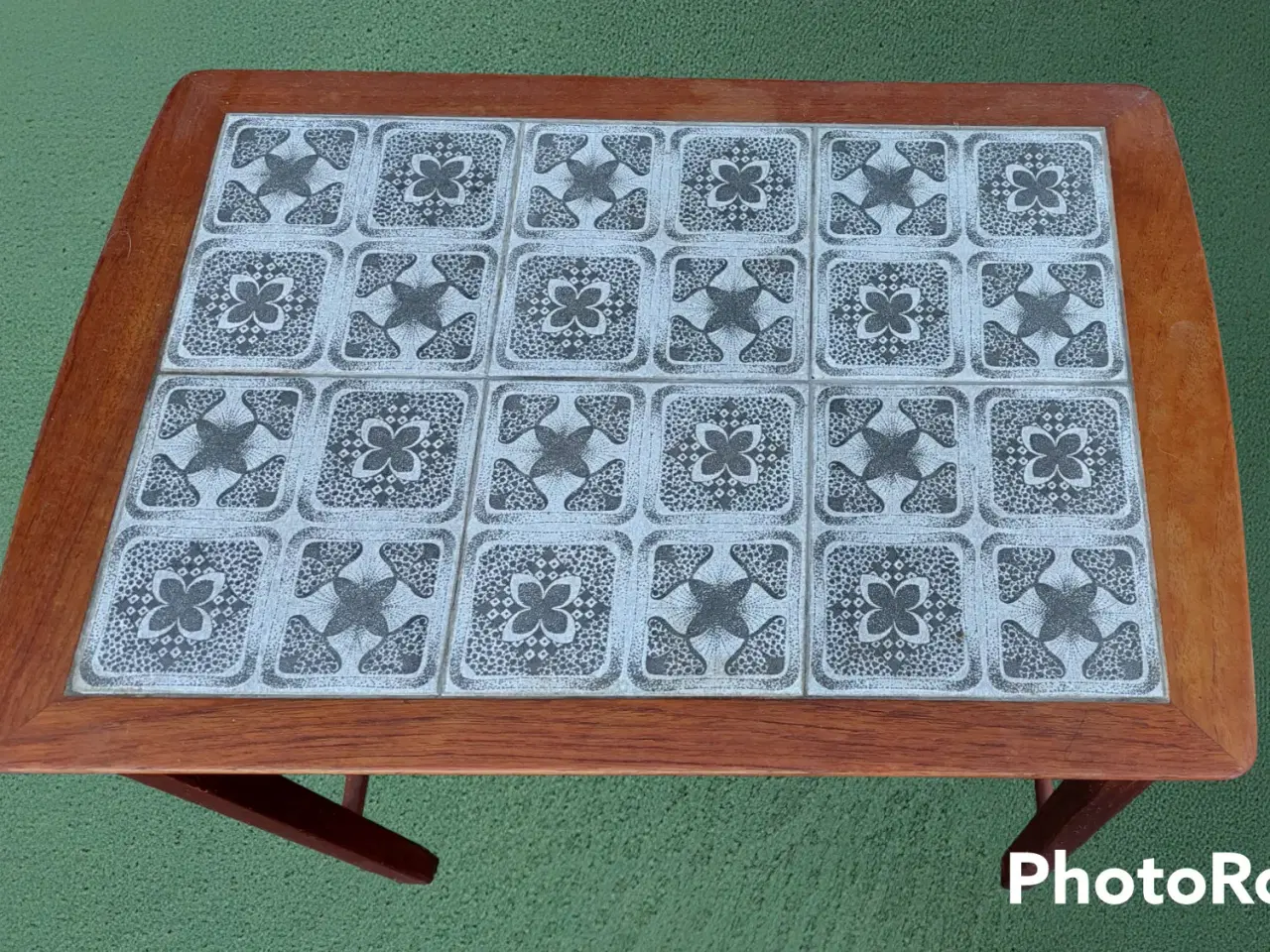 Billede 5 - Indskudsborde i teak med grå kakler