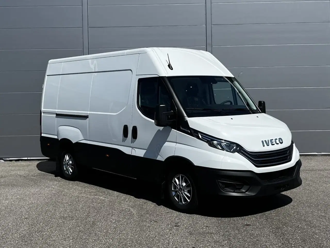 Billede 1 - Iveco Daily 3,0 35S18 12m³ Van AG8