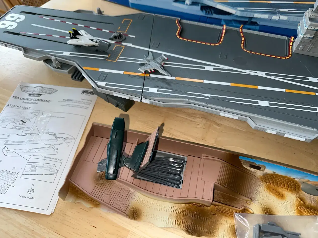 Billede 2 - Micro Machines hangarskib (Sea Launch Command