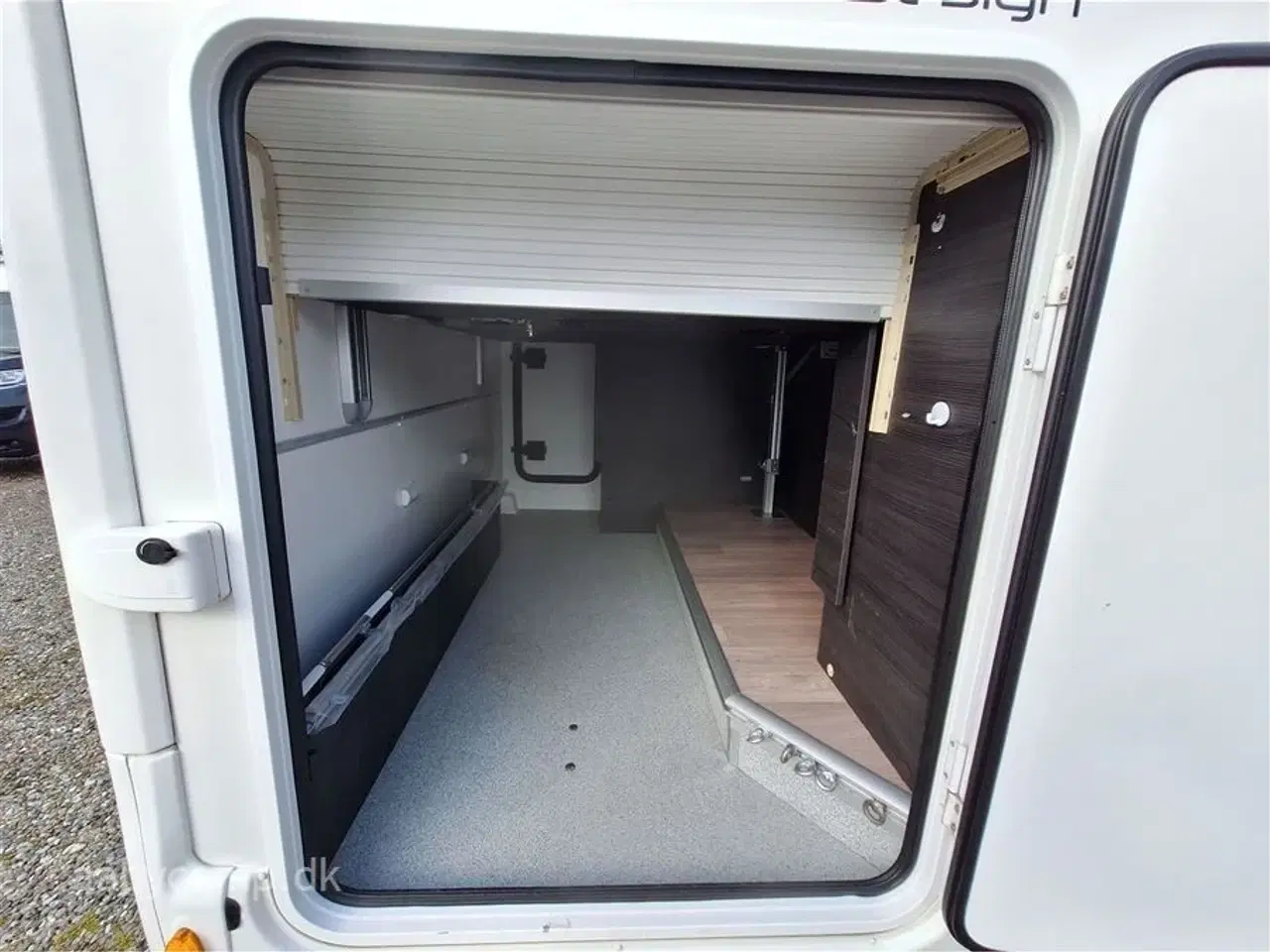 Billede 24 - 2020 - Benimar Mileo 296   QUEENSBED.SOLCELLER.INVERTER.A/C.STØTTEBEN.UDV. GASUDTAG.TV SAMT SOUNDBAR. UNDERVOGNSBEHANDLET. 5 SELEPLADSER