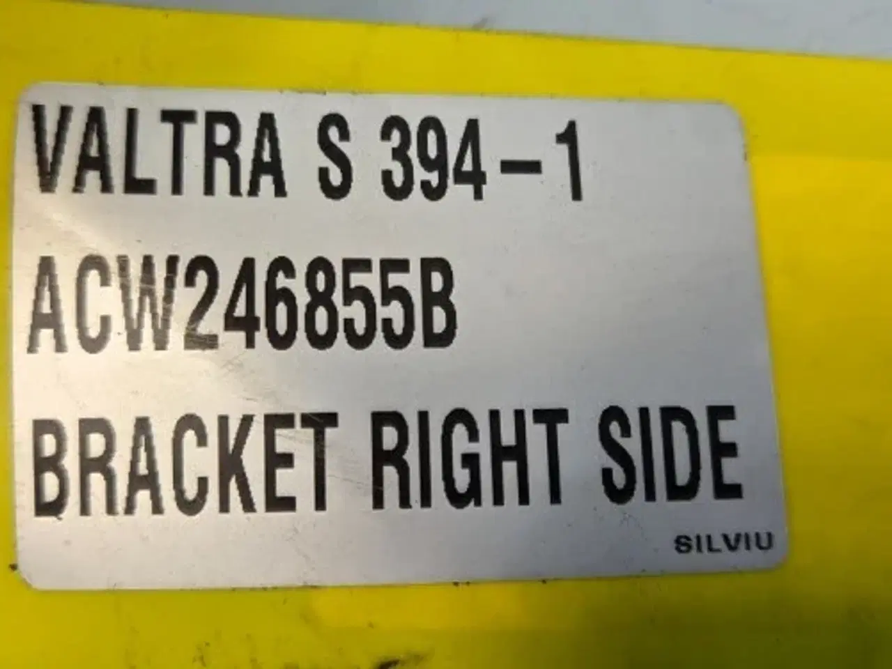 Billede 4 - Valtra S394 Beslag R. ACW246855B