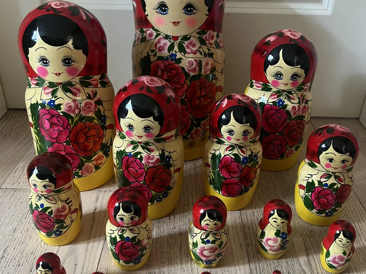 Billede 3 - Rigtig stor smuk retro babushka 