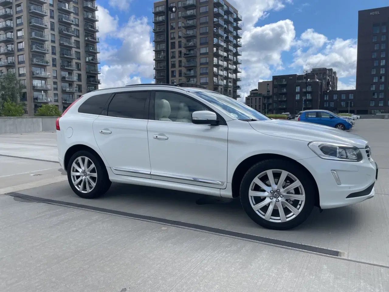 Billede 3 - Volvo XC60 2,0 D4 190 Momentum aut.
