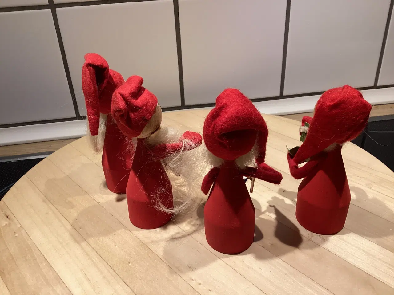 Billede 2 - 4 håndlavet nisser- nisse orkester, dansk