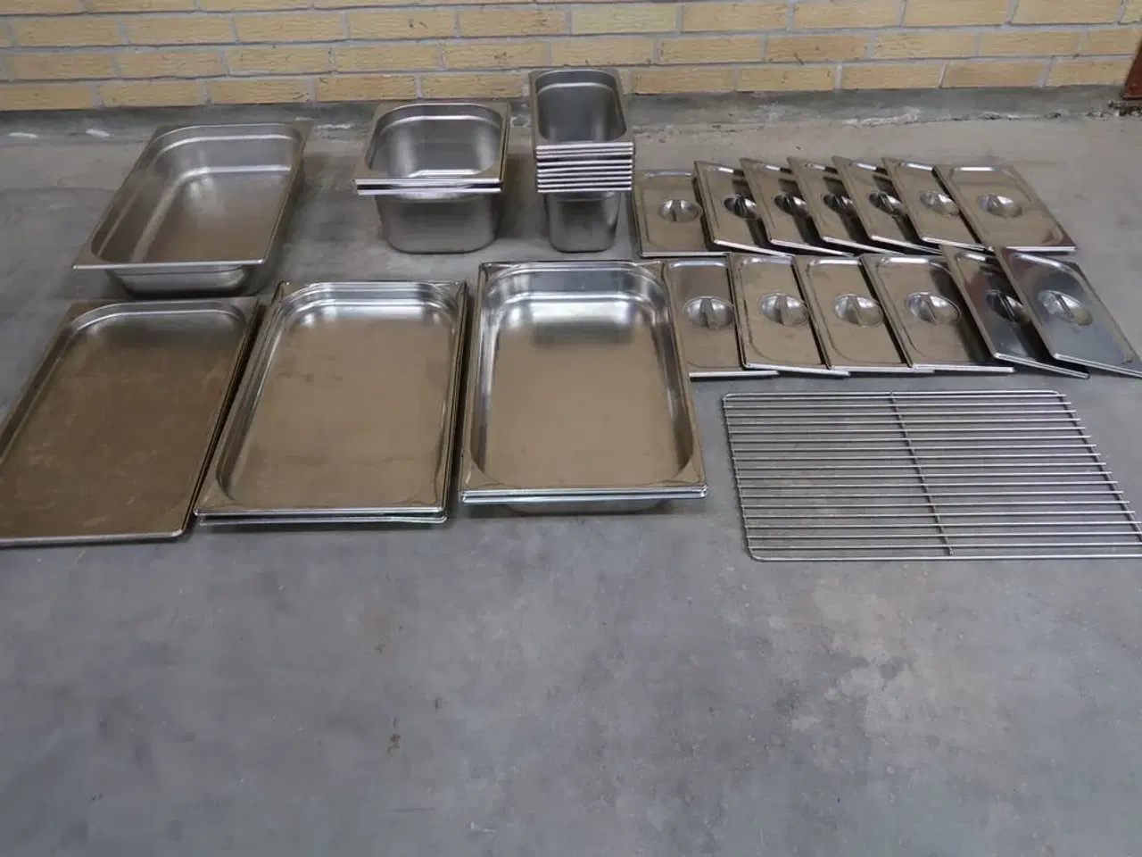 Billede 1 - 32 stk. ass. Rustfrit stål kantiner / låg