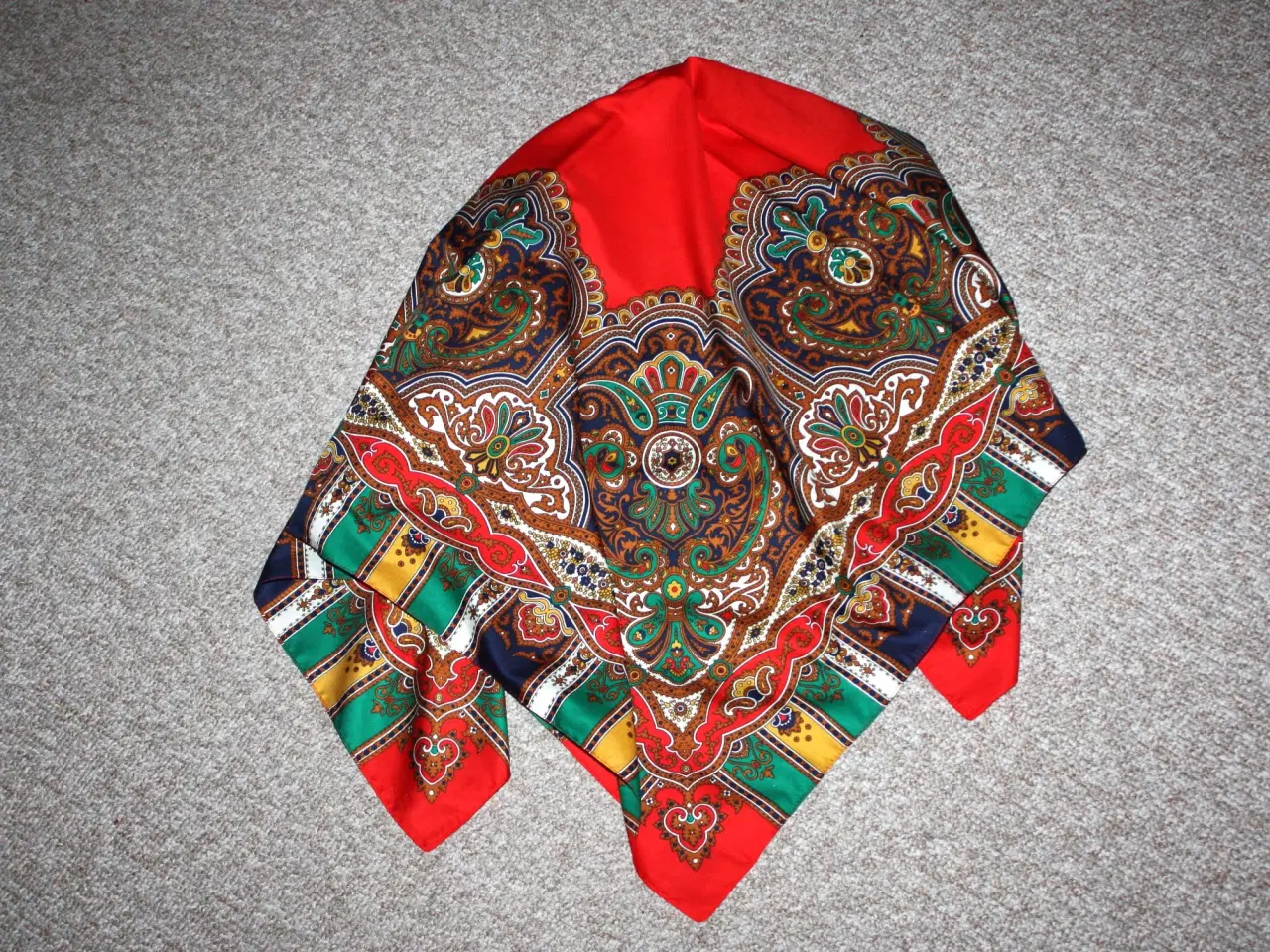 Billede 1 - Vintage tørklæde made in Italy 85 cm x 85 cm