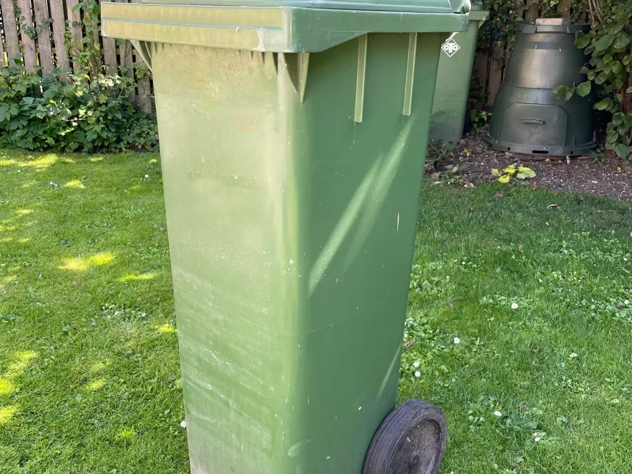 Billede 2 - Affaldscontainer 140 liter 2 stk. sælges