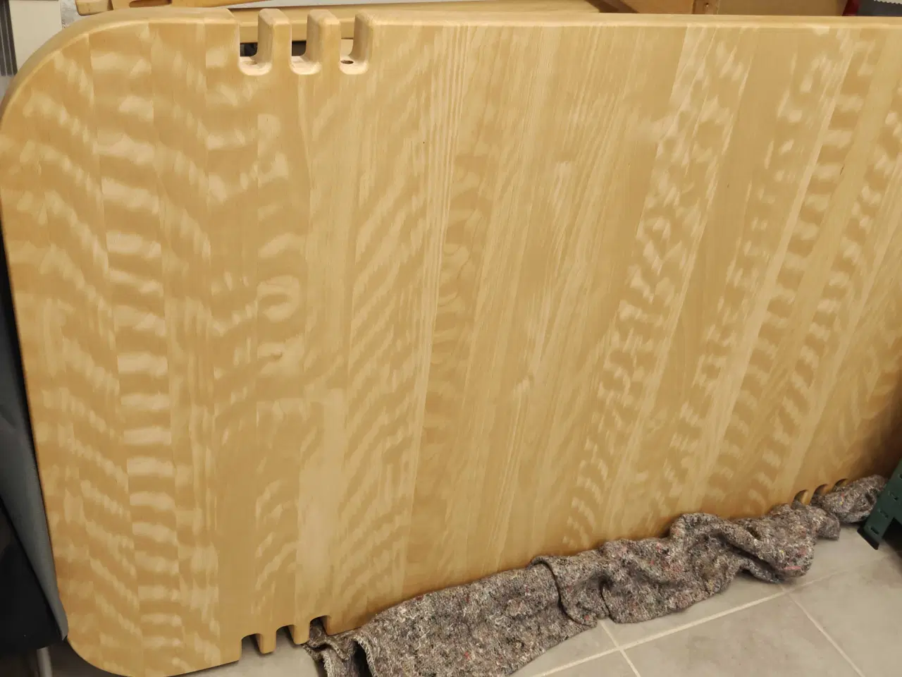 Billede 2 - Sæbebehandlet sofabord i bøg