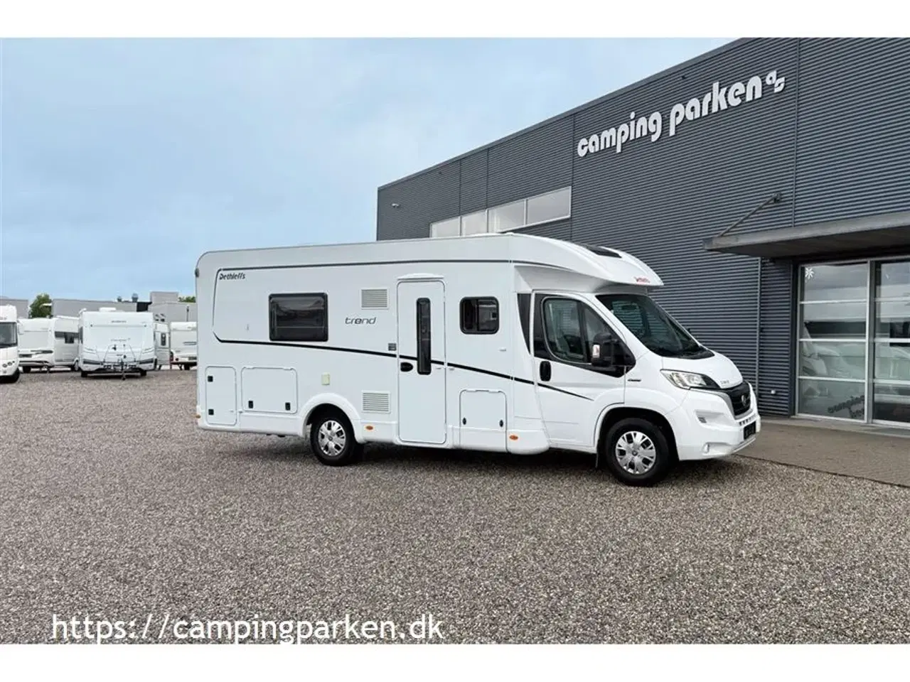 Billede 1 - 2022 - Dethleffs Trend T 7017 EB   Lave enkeltsenge og stort toiletrum i bagenden med brusekabine, 140hk, Euro6 motor