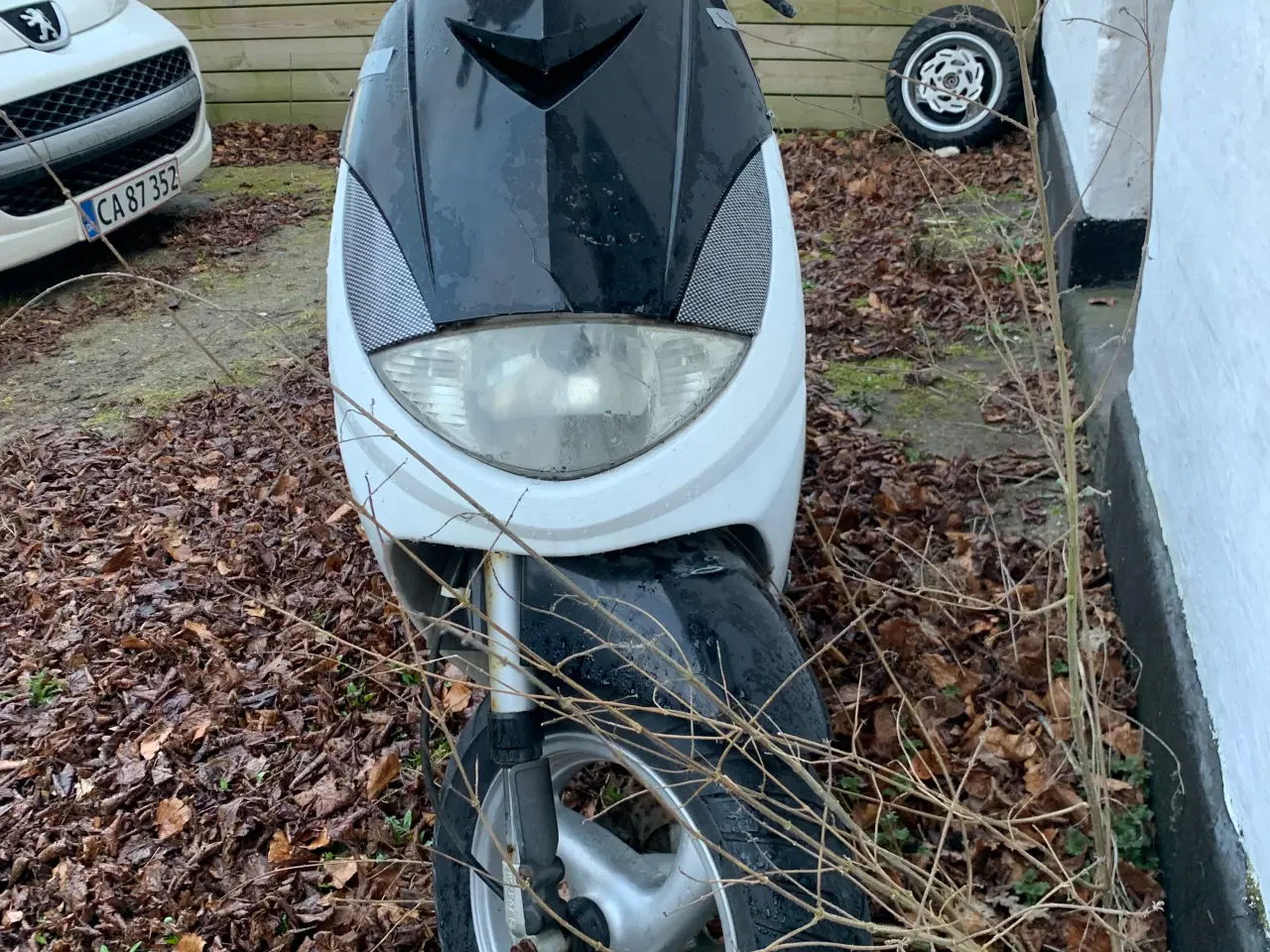 Billede 1 - Peugeot Scooter og Ninebot kick-scooter/løbehjul.