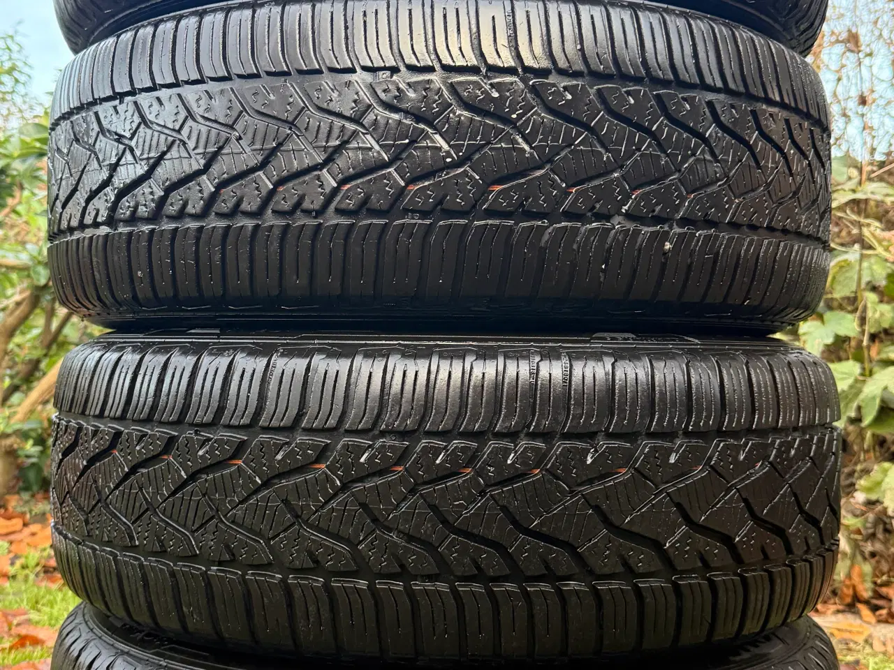 Billede 1 - Helårsdæk Barum 16" VW