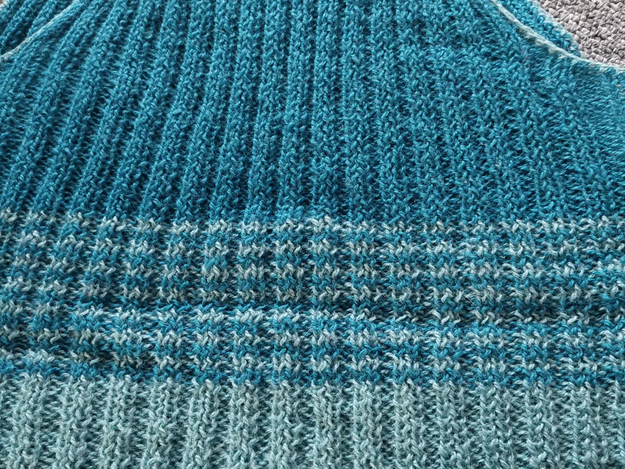 Billede 5 - Vest -  håndstrik