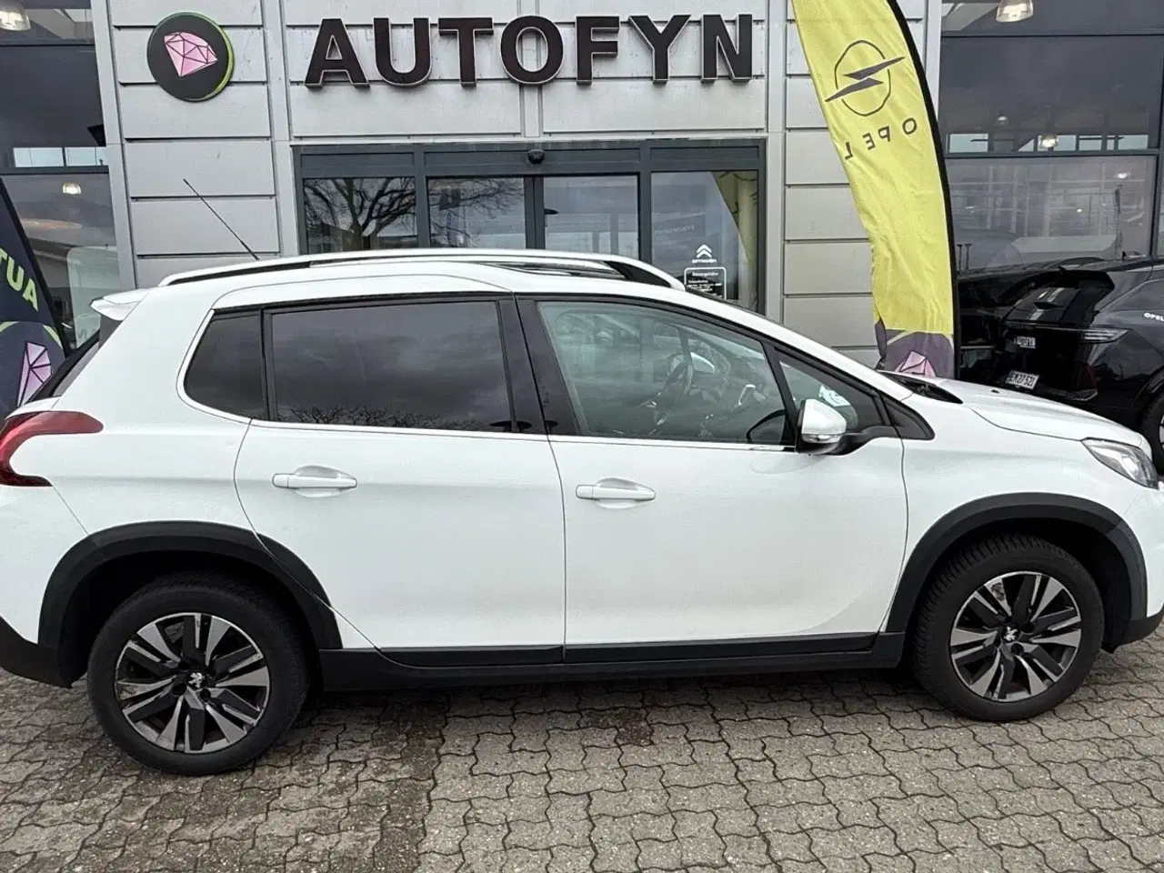 Billede 1 - Peugeot 2008 1,6 BlueHDi 100 Allure Sky