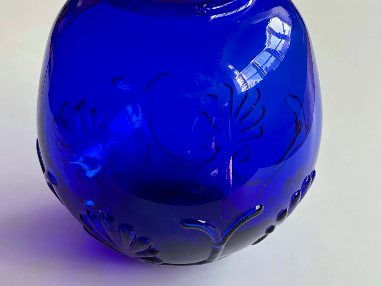 Billede 5 - Kuglevase, presset glas